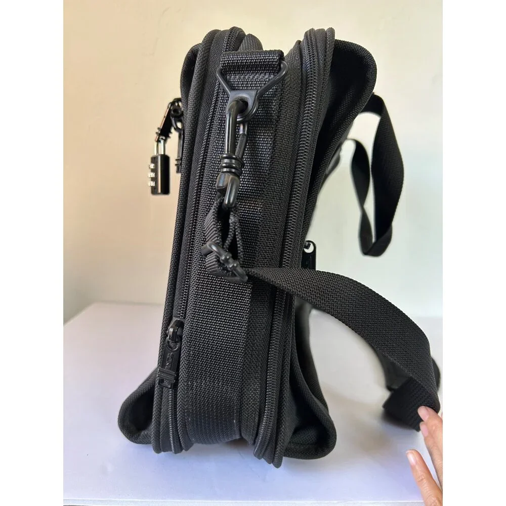 Tumi Alpha 2 Expandable Laptop Briefcase Black Nylon With Shoulder Strap